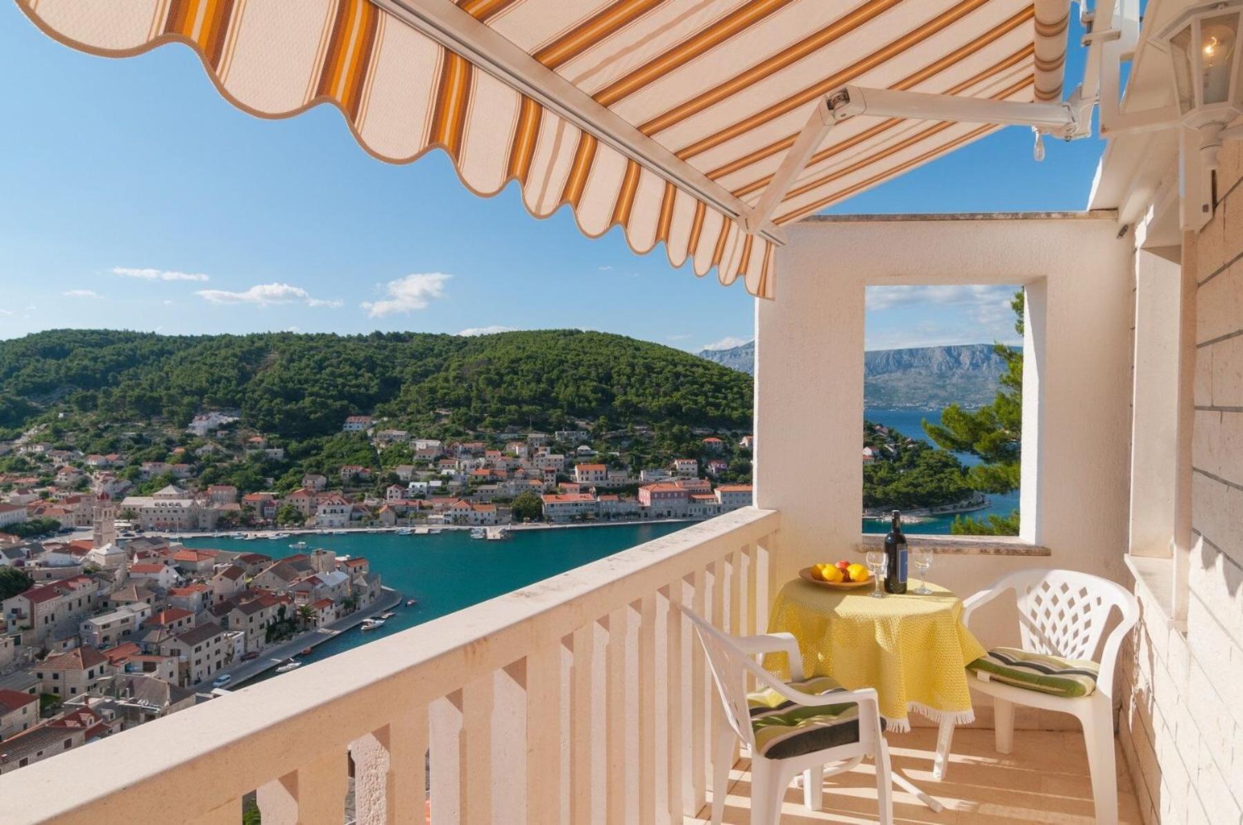 Apartments Mira - Beautiful Sea View Pucisca Luaran gambar